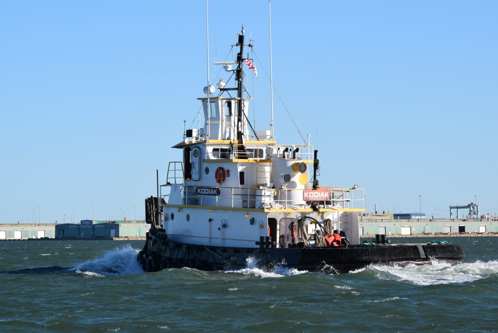 Tug boat